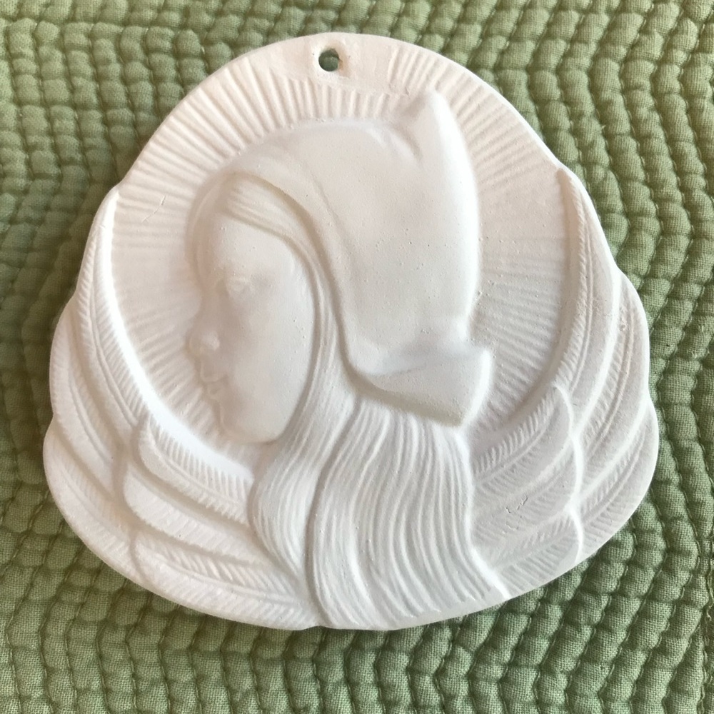 Vintage Angels of the World Julianna Of Holland Christmas Ornament 1982